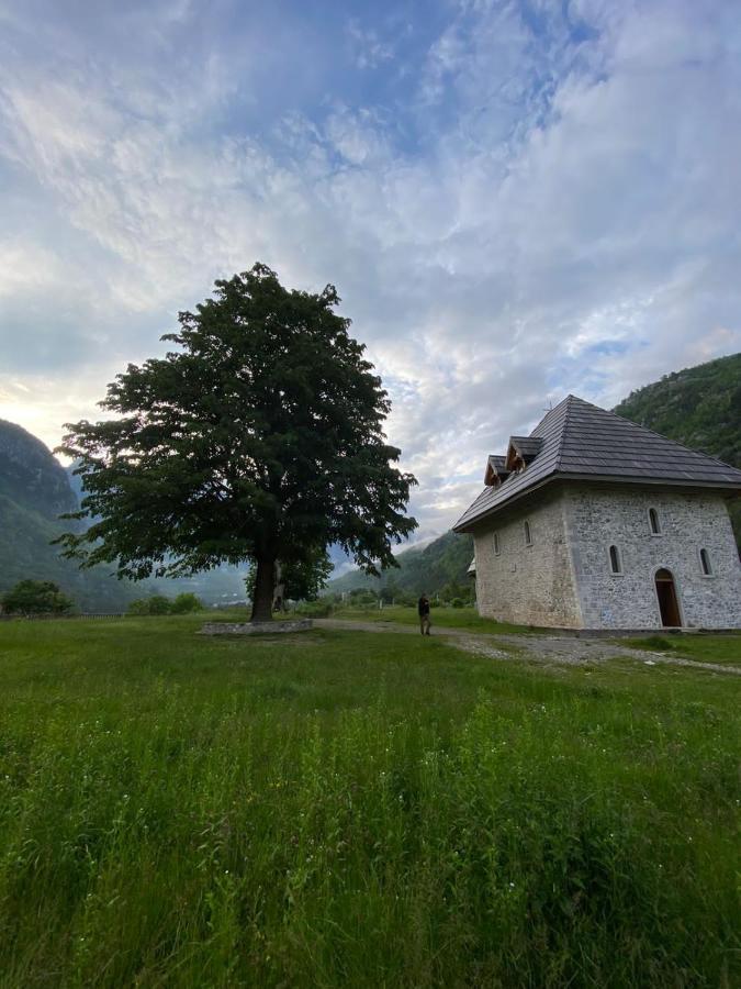 Bujtina Carku Ξενοδοχείο Theth Εξωτερικό φωτογραφία